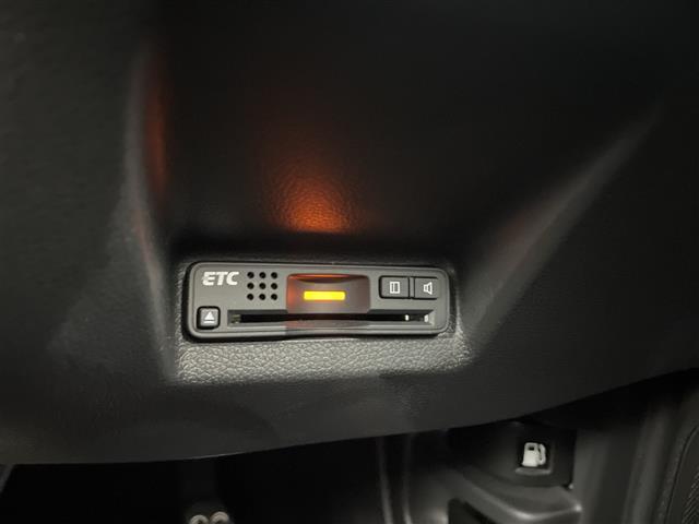 シャトル ハイブリッドＸスタイルエディション　ＣＡＲＲＯＺＺＥＲＩＡ製８インチナビ　Ｂｌｕｅｔｏｏｔｈ　フルセグＴＶ　ＣＤ　ＤＶＤ　衝突被害軽減ブレーキ　コーナーセンサー　横滑り防止装置　クルーズコントロール　前後ドラレコ　ＬＥＤオートライト（39枚目）