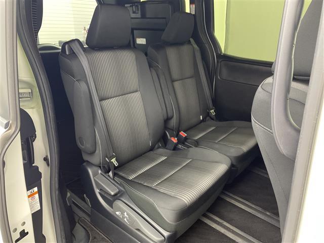 ヴォクシー ＺＳ　煌ＩＩ　純正ナビ（ＮＳＺＴ－Ｗ６８Ｔ）　バックカメラ　フルセグＴＶ　ブルートゥース　両側パワースライドドア　トヨタセーフティセンス　ＬＥＤヘッドライト　ＥＴＣ　前後ドラレコ　クルーズコントロール　スペアキー（11枚目）