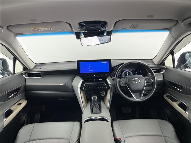 ハリアーハイブリッド Ｇ　純正１２．３インチナビ　ＪＢＬアンプ　バックカメラ　フルセグＴＶ　ブルートゥース　デジタルインナーミラー（前後方録画）　ＥＴＣ２．０　ＬＥＤヘッド　セーフティセンス　灰色ハーフレザーシート（2枚目）