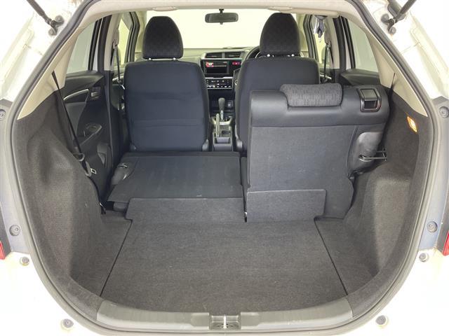 フィット １３Ｇ・Ｆパッケージ　禁煙車　プッシュスタート　オートエアコン　カロッツェリアＣＤ／チューナー（ＤＥＨ－３８０）　ＬＥＤドアミラーウィンカー　プラズマクラスター　ＤＣ１２Ｖ（21枚目）