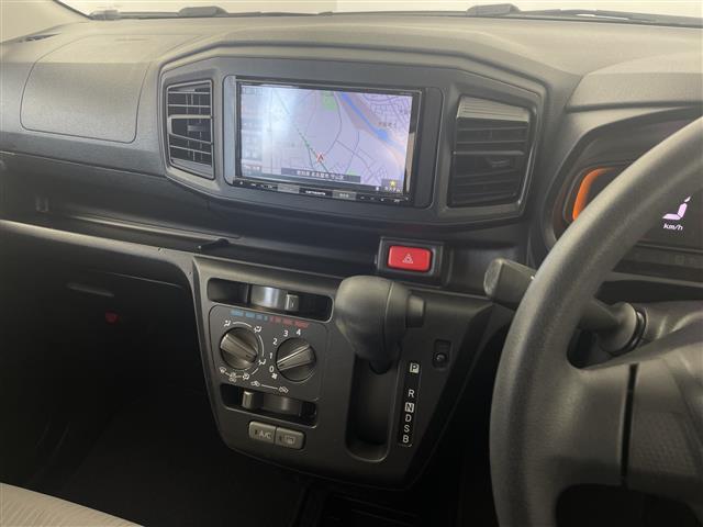 ミライース Ｌ　ＳＡＩＩＩ　社外ナビ（ＡＶＩＣ－ＲＺ００３）　バックカメラ　ブルートゥース　オートハイビーム　スマートアシストＩＩＩ　衝突回避支援ブレーキ　オートハイビーム　車線逸脱警報　アイドリングストップ　フロアマット（8枚目）