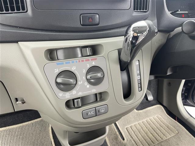 ミライース X SA 禁煙車 社外バックカメラ オーディオ(AM/FM/CD/AUX) 純正フロアマット 純正アルミホイール 冬タイヤ社外ホイール積込 ドアバイザー 電動格納ミラー アイドリングストップ(13枚目)