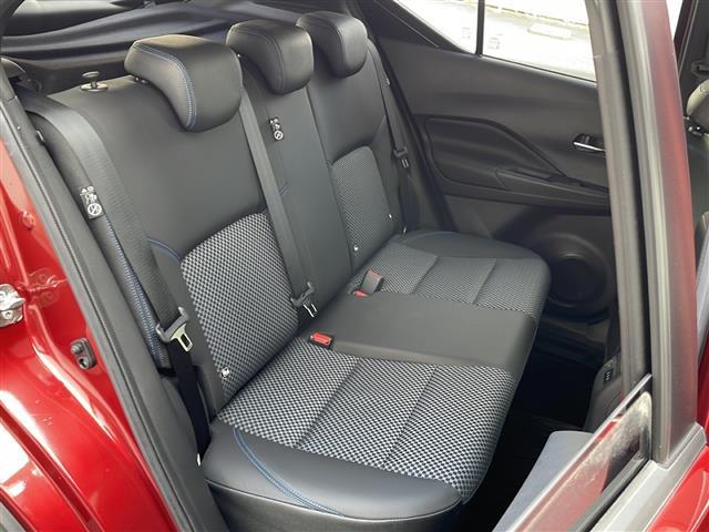 キックス Ｘ　／ワンオーナー／プロパイロット／メモリナビ／フルセグ／ＣＤ／ＤＶＤ／ＳＤ／ＵＳＢ／ＢＴ／ｉｐｏｄ／ＦＭ／ＡＭ／バックカメラ／純正１７インチＡＷ／ルーフレール／プッシュスタート／革巻ステアリング（22枚目）