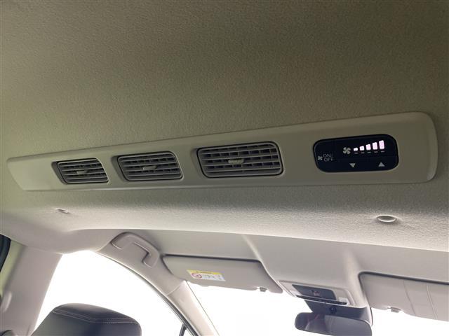 フリード ｅ：ＨＥＶクロスター　登録済未使用車／純正９型ナビ／ＢＴ／ＷｉＦｉ／ＨｉＲｅｓ／ＡｐｐｌｅＣａｒＰｌａｙ／ＡｎｄｒｏｉｄＡｕｔｏ／フルセグＴＶ／Ｂカメラ／ＡＣＣ／ホンダセンシング／両パワスラ／ルーフレール／シートヒーター（9枚目）