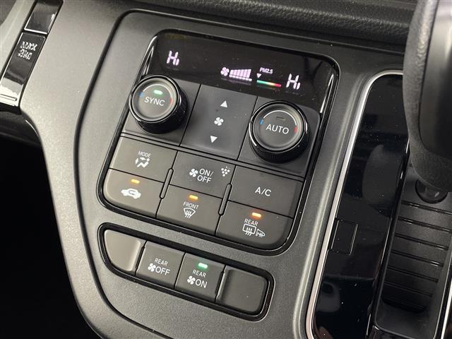 ステップワゴン エアー　純正８インチワイドナビ　フルセグＴＶ　ＣＤ　ＤＶＤ　ＵＳＢ　Ｂｌｕｅｔｏｏｔｈ　バックカメラ　両側パワースライドドア　ホンダセンシング　衝突軽減ブレーキ　誤発進抑制機能　路外逸脱抑制機能　追従クルコン（12枚目）