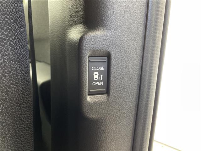 ステップワゴン エアー　純正８インチワイドナビ　フルセグＴＶ　ＣＤ　ＤＶＤ　ＵＳＢ　Ｂｌｕｅｔｏｏｔｈ　バックカメラ　両側パワースライドドア　ホンダセンシング　衝突軽減ブレーキ　誤発進抑制機能　路外逸脱抑制機能　追従クルコン（21枚目）