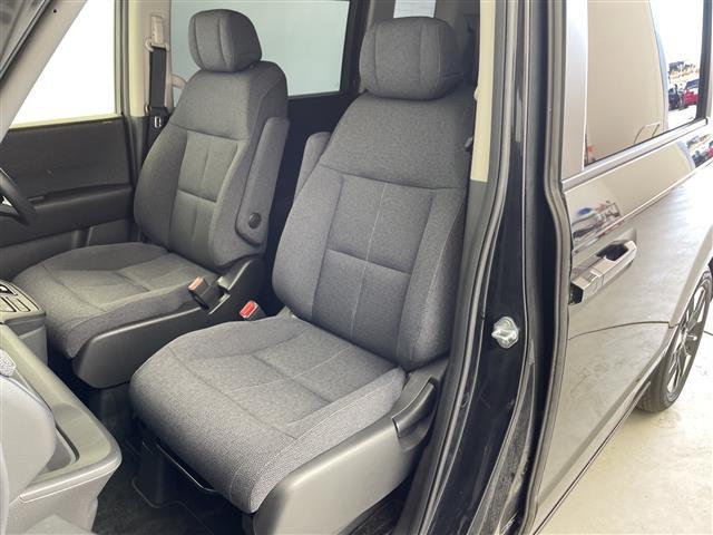 ステップワゴン エアー　純正８インチワイドナビ　フルセグＴＶ　ＣＤ　ＤＶＤ　ＵＳＢ　Ｂｌｕｅｔｏｏｔｈ　バックカメラ　両側パワースライドドア　ホンダセンシング　衝突軽減ブレーキ　誤発進抑制機能　路外逸脱抑制機能　追従クルコン（24枚目）