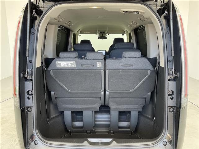 ステップワゴン エアー　純正８インチワイドナビ　フルセグＴＶ　ＣＤ　ＤＶＤ　ＵＳＢ　Ｂｌｕｅｔｏｏｔｈ　バックカメラ　両側パワースライドドア　ホンダセンシング　衝突軽減ブレーキ　誤発進抑制機能　路外逸脱抑制機能　追従クルコン（28枚目）