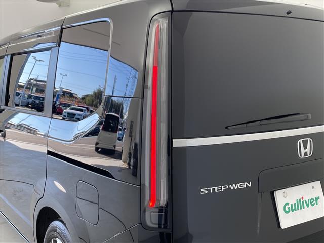 ステップワゴン エアー　純正８インチワイドナビ　フルセグＴＶ　ＣＤ　ＤＶＤ　ＵＳＢ　Ｂｌｕｅｔｏｏｔｈ　バックカメラ　両側パワースライドドア　ホンダセンシング　衝突軽減ブレーキ　誤発進抑制機能　路外逸脱抑制機能　追従クルコン（38枚目）