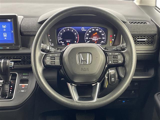 ステップワゴン エアー　純正８インチワイドナビ　フルセグＴＶ　ＣＤ　ＤＶＤ　ＵＳＢ　Ｂｌｕｅｔｏｏｔｈ　バックカメラ　両側パワースライドドア　ホンダセンシング　衝突軽減ブレーキ　誤発進抑制機能　路外逸脱抑制機能　追従クルコン（42枚目）