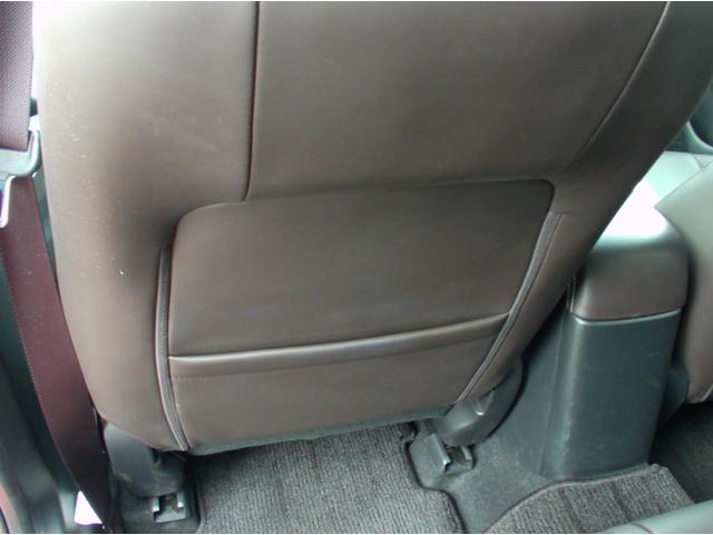 便利なシートバックポケット