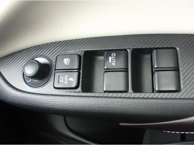 全席パワーウィンドウを装備