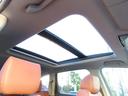サンシェード付きサンルーフを装備