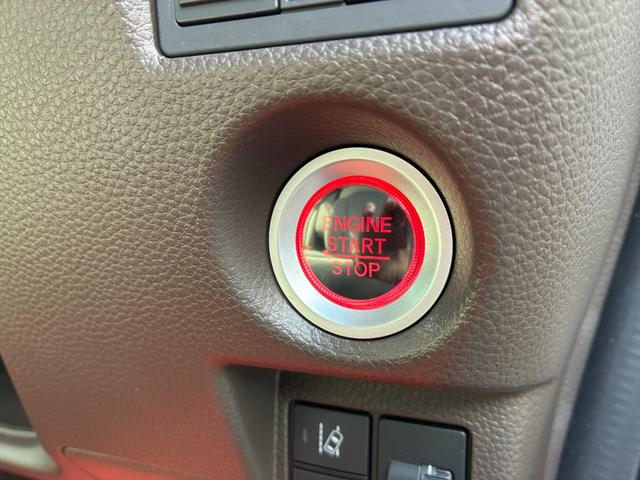 キーを携帯しているだけで、エンジンの始動が可能な装備です。プッシュスタートですのでエンジンの始動もボタンを押すだけです