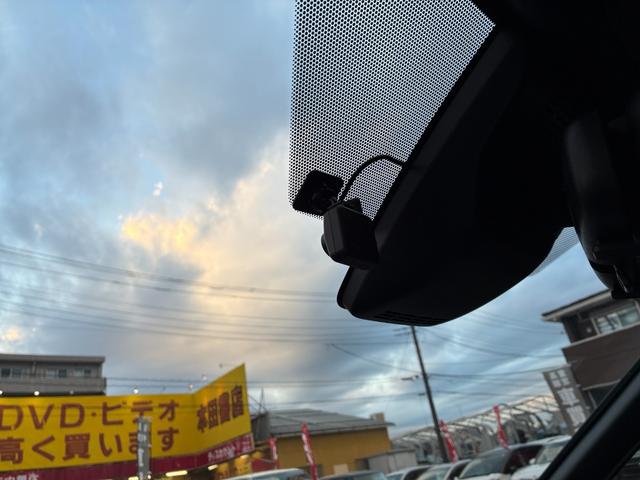 ノア ハイブリッドＳｉ　ダブルバイビーＩＩ　ドライブレコーダー　バックカメラ　ナビ　ＴＶ　クリアランスソナー　オートクルーズコントロール　レーンアシスト　衝突被害軽減システム　両側電動スライドドア　オートマチックハイビーム　オートライト（6枚目）