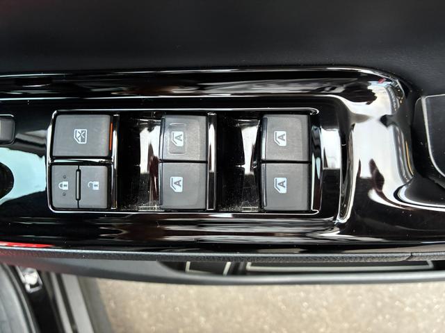 ノア ハイブリッドＳｉ　ダブルバイビーＩＩ　ドライブレコーダー　バックカメラ　ナビ　ＴＶ　クリアランスソナー　オートクルーズコントロール　レーンアシスト　衝突被害軽減システム　両側電動スライドドア　オートマチックハイビーム　オートライト（31枚目）