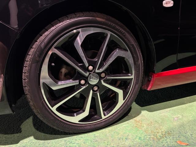 コペン ローブ S ナビ/フルセグTV/Bluetooth/バックカメラ/社外マフラー/ビルシュタイン足廻り/MOMOステアリング/純正レカロシート+レザーシートカバー/オプション2トンカラー/本土車(4枚目)