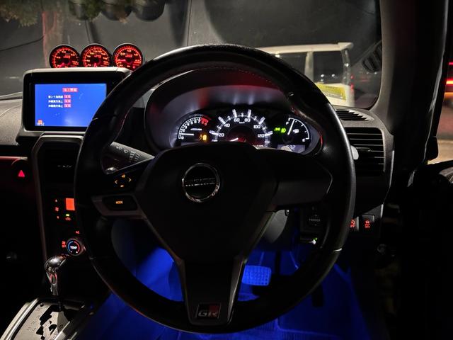 コペン ローブ S ナビ/フルセグTV/Bluetooth/バックカメラ/社外マフラー/ビルシュタイン足廻り/MOMOステアリング/純正レカロシート+レザーシートカバー/オプション2トンカラー/本土車(6枚目)