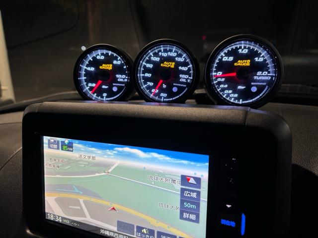 コペン ローブ S ナビ/フルセグTV/Bluetooth/バックカメラ/社外マフラー/ビルシュタイン足廻り/MOMOステアリング/純正レカロシート+レザーシートカバー/オプション2トンカラー/本土車(10枚目)