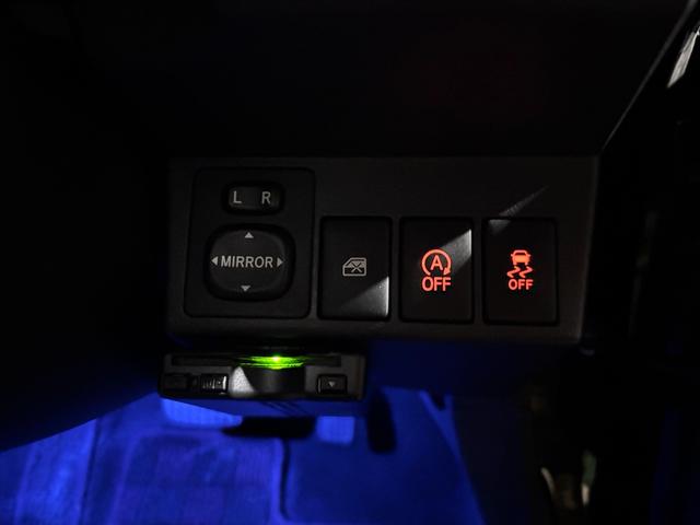 コペン ローブ S ナビ/フルセグTV/Bluetooth/バックカメラ/社外マフラー/ビルシュタイン足廻り/MOMOステアリング/純正レカロシート+レザーシートカバー/オプション2トンカラー/本土車(11枚目)