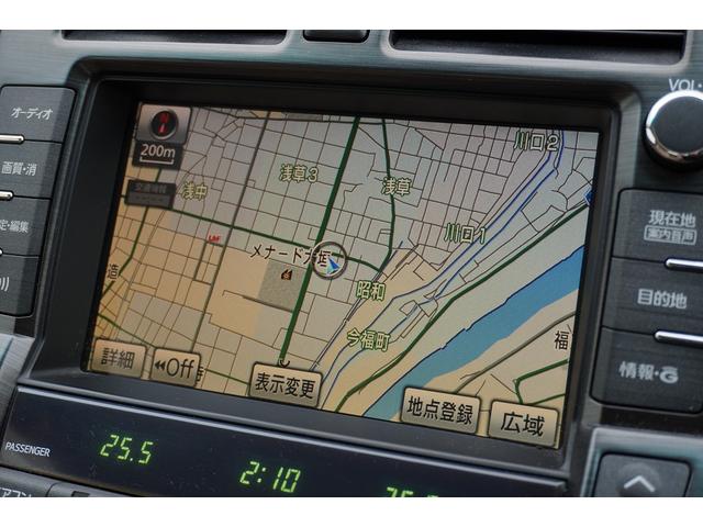 クラウン ロイヤルサルーン　ＥＴＣ　オートクルーズコントロール　バックカメラ　ナビ　アルミホイール　ＨＩＤ　ＡＴ　スマートキー　盗難防止システム　パワーシート　衝突安全ボディ　ＡＢＳ　ＥＳＣ　エアコン　パワーステアリング（10枚目）