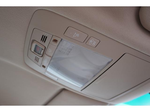 クラウン ロイヤルサルーン　ＥＴＣ　オートクルーズコントロール　バックカメラ　ナビ　アルミホイール　ＨＩＤ　ＡＴ　スマートキー　盗難防止システム　パワーシート　衝突安全ボディ　ＡＢＳ　ＥＳＣ　エアコン　パワーステアリング（14枚目）