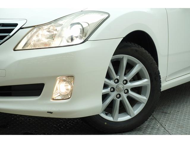 クラウン ロイヤルサルーン　ＥＴＣ　オートクルーズコントロール　バックカメラ　ナビ　アルミホイール　ＨＩＤ　ＡＴ　スマートキー　盗難防止システム　パワーシート　衝突安全ボディ　ＡＢＳ　ＥＳＣ　エアコン　パワーステアリング（18枚目）