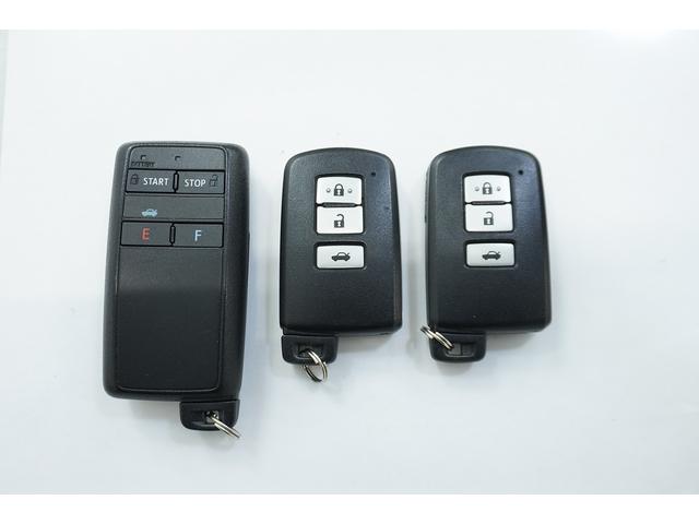 クラウン アスリートS ETC オートクルーズコントロール バックカメラ ナビ TV アルミホイール HID AT スマートキー 盗難防止システム パワーシート 衝突安全ボディ ABS ESC エアコン パワーステアリング(13枚目)