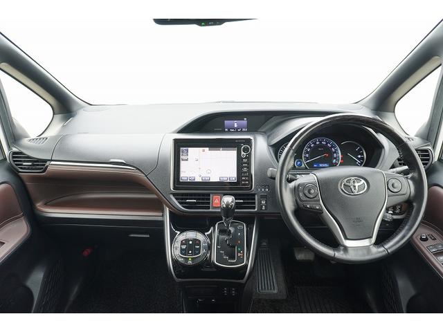 エスクァイア Gi 4WD バックカメラ ナビ TV オートクルーズコントロール 両側電動スライドドア オートマチックハイビーム オートライト LEDヘッドランプ スマートキー アイドリングストップ 3列シート CVT(7枚目)