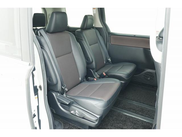 エスクァイア Gi 4WD バックカメラ ナビ TV オートクルーズコントロール 両側電動スライドドア オートマチックハイビーム オートライト LEDヘッドランプ スマートキー アイドリングストップ 3列シート CVT(16枚目)