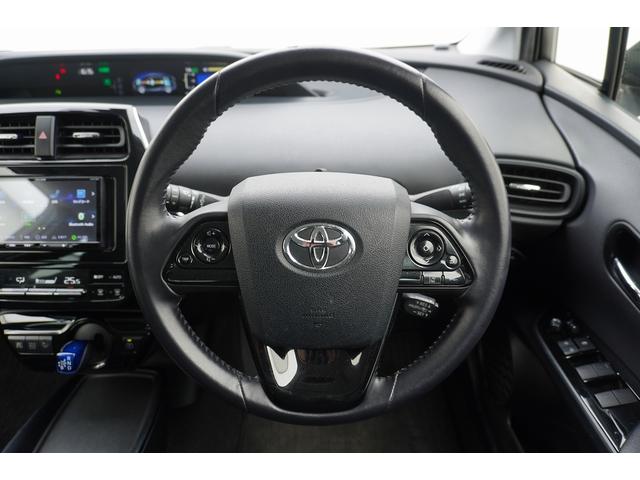 プリウス Ｓ　ＥＴＣ　レーンアシスト　オートクルーズコントロール　衝突被害軽減システム　バックカメラ　アルミホイール　ＬＥＤヘッドランプ　ＣＶＴ　スマートキー　アイドリングストップ　電動格納ミラー　盗難防止システム（8枚目）