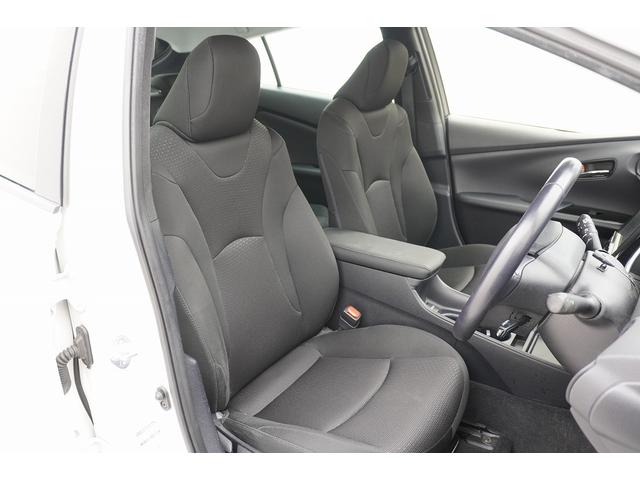 プリウス Ｓ　ＥＴＣ　レーンアシスト　オートクルーズコントロール　衝突被害軽減システム　バックカメラ　アルミホイール　ＬＥＤヘッドランプ　ＣＶＴ　スマートキー　アイドリングストップ　電動格納ミラー　盗難防止システム（15枚目）