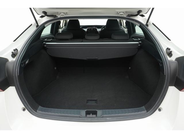 プリウス Ｓ　ＥＴＣ　レーンアシスト　オートクルーズコントロール　衝突被害軽減システム　バックカメラ　アルミホイール　ＬＥＤヘッドランプ　ＣＶＴ　スマートキー　アイドリングストップ　電動格納ミラー　盗難防止システム（18枚目）