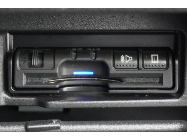 この生活に欠かせないクルマが人生のちょっとしたつまずきで購入できず負のスパイラルから抜け出せない方々がいらっしゃることに気がつきました。オトロンはそんな方を全社員で応援したいと考えています