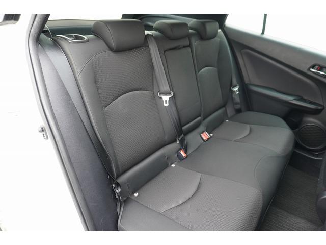 プリウス Ｓ　ＥＴＣ　レーンアシスト　オートクルーズコントロール　衝突被害軽減システム　バックカメラ　ナビ　アルミホイール　オートライト　ＬＥＤヘッドランプ　ＣＶＴ　スマートキー　アイドリングストップ（12枚目）