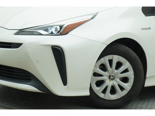 プリウス Ｓ　ＥＴＣ　レーンアシスト　オートクルーズコントロール　衝突被害軽減システム　バックカメラ　ナビ　アルミホイール　オートライト　ＬＥＤヘッドランプ　ＣＶＴ　スマートキー　アイドリングストップ（14枚目）