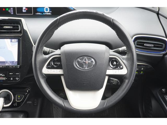 プリウス Ａツーリングセレクション　ＥＴＣ　クリアランスソナー　レーンアシスト　オートクルーズコントロール　衝突被害軽減システム　バックカメラ　ナビ　ＴＶ　アルミホイール　ＬＥＤヘッドランプ　ＣＶＴ　シートヒーター　スマートキー（3枚目）