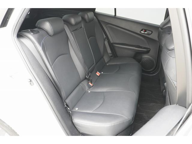 プリウス Ａツーリングセレクション　ＥＴＣ　クリアランスソナー　レーンアシスト　オートクルーズコントロール　衝突被害軽減システム　バックカメラ　ナビ　ＴＶ　アルミホイール　ＬＥＤヘッドランプ　ＣＶＴ　シートヒーター　スマートキー（12枚目）