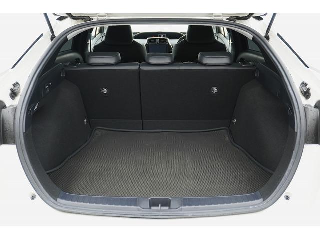 プリウス Ａツーリングセレクション　ＥＴＣ　クリアランスソナー　レーンアシスト　オートクルーズコントロール　衝突被害軽減システム　バックカメラ　ナビ　ＴＶ　アルミホイール　ＬＥＤヘッドランプ　ＣＶＴ　シートヒーター　スマートキー（19枚目）