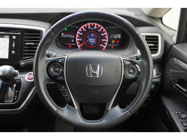 オデッセイ アブソルート　ＥＴＣ　ナビ　オートクルーズコントロール　衝突被害軽減システム　両側電動スライドドア　ＬＥＤヘッドランプ　スマートキー　電動格納ミラー　後席モニター　３列シート　ＣＶＴ　アルミホイール　ＣＤ　ＵＳＢ（8枚目）