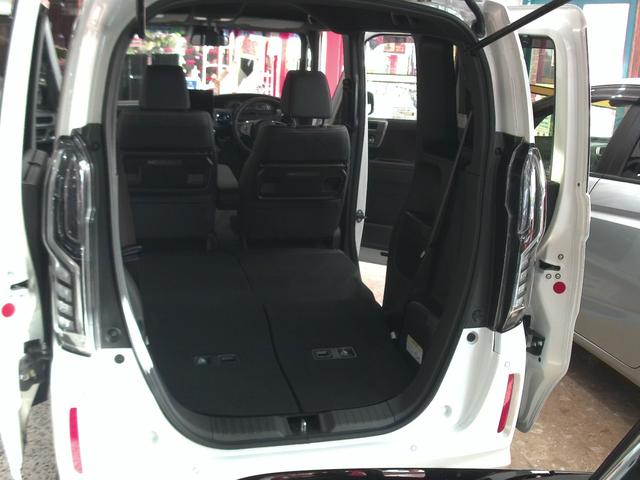 N-BOXカスタム Lターボ スタイル+ブラック 純正8インチナビ リアカメラ 両側電動スライドドア 両席シートヒーター(9枚目)