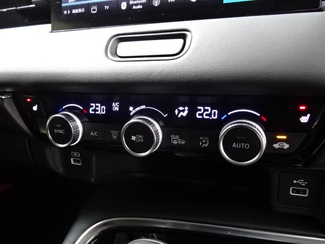 ヴェゼル e:HEVZ HondaSENSING 前後ドラレコ メモリーナビ リアカメラ シートヒーター ETC2.0 ブラインドスポットINFO ワイヤレス充電 パドルシフト ドアバイザー パーキングセンサー ワンオーナー(17枚目)