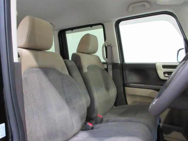 すわり心地の良い運転席・助手席です。長時間のドライブの疲れ軽減に貢献します。どうぞ快適なドライブを♪