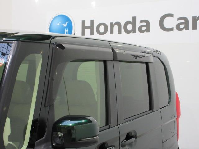 雨天時の換気に役立つドアバイザーを装備☆陽射しを遮る効果もありますので、人気の用品です☆