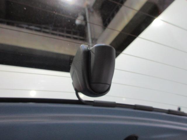 フリード Ｇ・ホンダセンシング　禁煙　７人乗り　ベンチシート　Ｃパッケージ　ＬＥＤヘッドライト　前席シートヒーター　ロールサンシェード　衝突軽減ブレーキ　ＡＣＣ車線維持支援　ナビ　前後ドラレコ　ＵＳＢジャック　オートリトラミラー（7枚目）