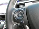 ハンドルにオーディオの操作スイッチが装備されています！視線を前方から外さずハンドルから手を離さずに操作できるのでとっても安全ですね♪