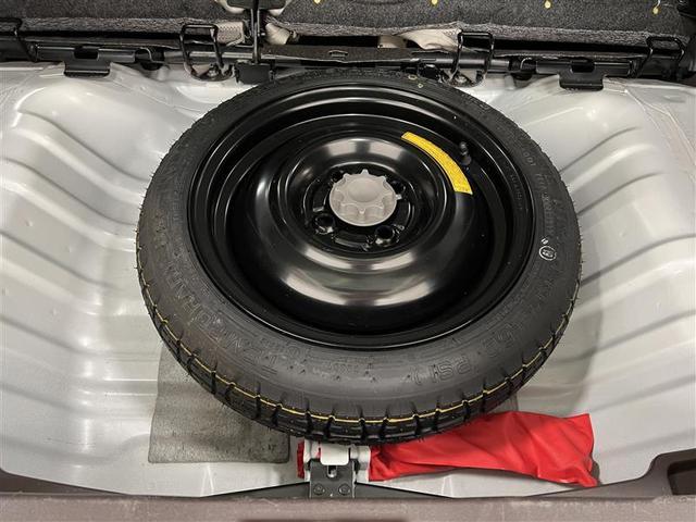 スペアタイヤも付いて、パンクや不測の事態が起きても安心です!