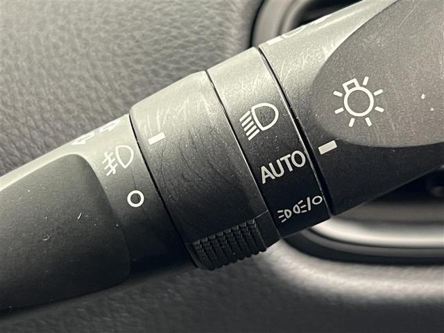 プリウス SセーフティプラスII 衝突被害軽減ブレーキ ブラインドスポットモニター リヤクロストラフィックアラート 7インチSDナビ パノラミックビューモニター ETC2.0 AC100V(1500W使用可) スマートキー 点検記録簿(12枚目)