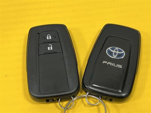 プリウス SセーフティプラスII 衝突被害軽減ブレーキ ブラインドスポットモニター リヤクロストラフィックアラート 7インチSDナビ パノラミックビューモニター ETC2.0 AC100V(1500W使用可) スマートキー 点検記録簿(31枚目)