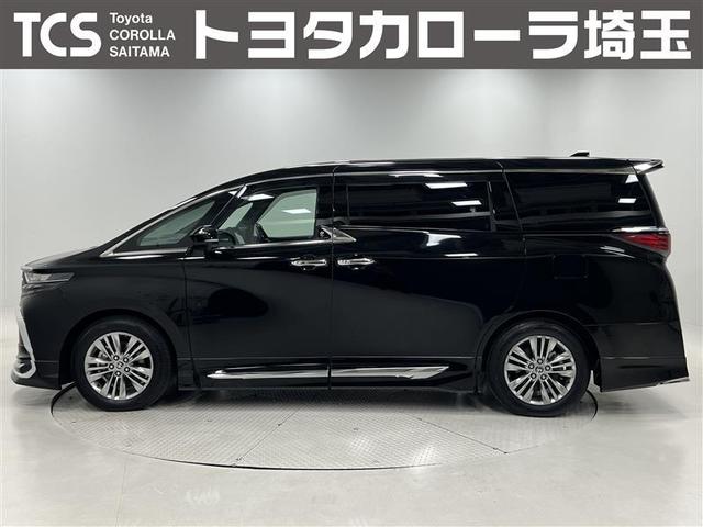 ＬＥＤヘッドライトとアダプティブハイビームシステム付！夜間走行時の危険を早期発見できるなど、安心感につながる装備です！